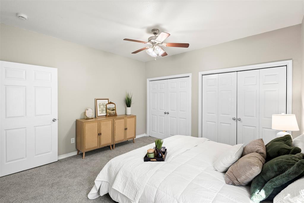 810 S Sherman Street, Ennis, TX 75119
