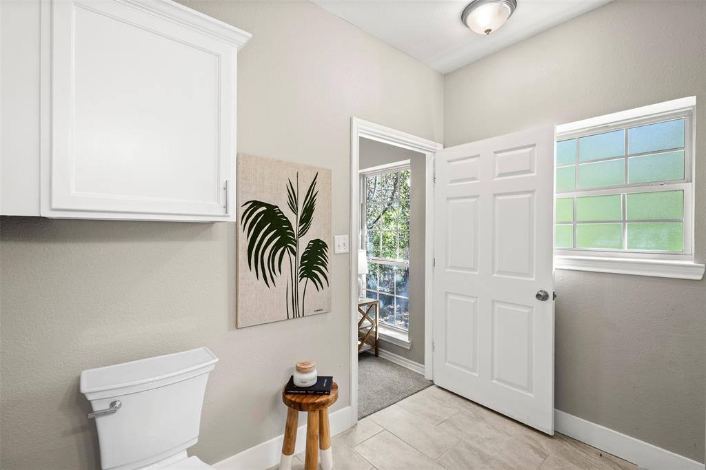 810 S Sherman Street, Ennis, TX 75119