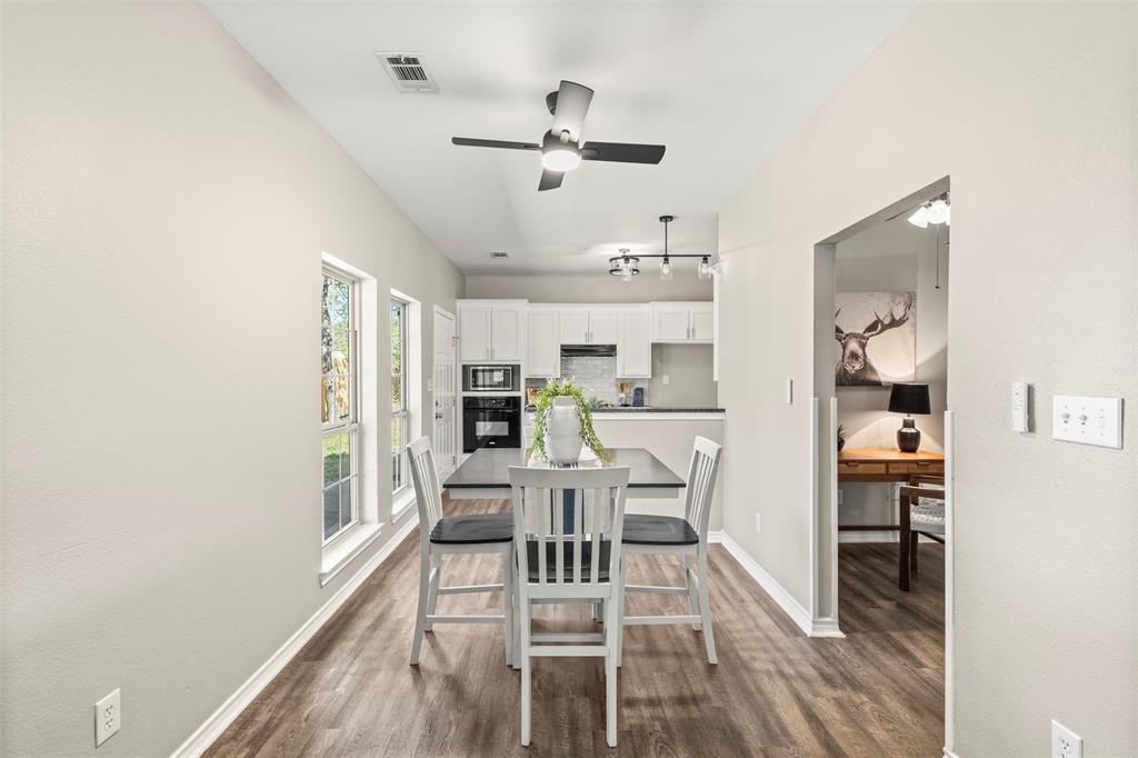 810 S Sherman Street, Ennis, TX 75119