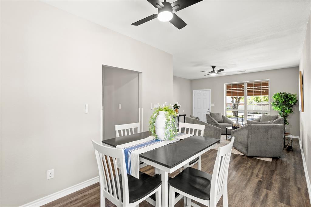 810 S Sherman Street, Ennis, TX 75119
