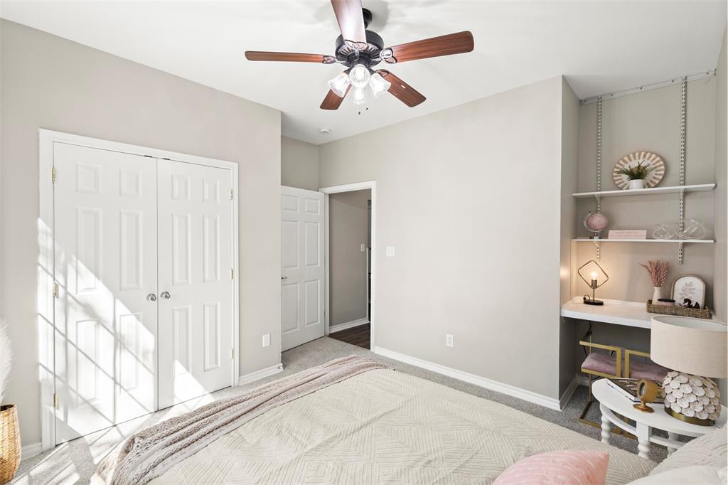 810 S Sherman Street, Ennis, TX 75119