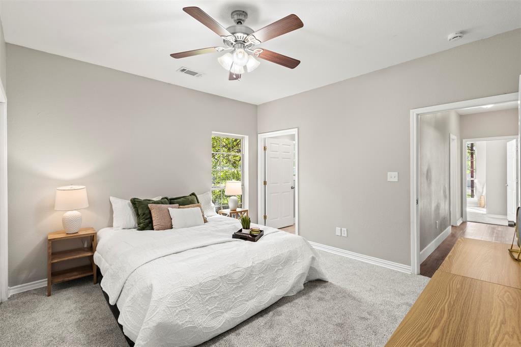 810 S Sherman Street, Ennis, TX 75119