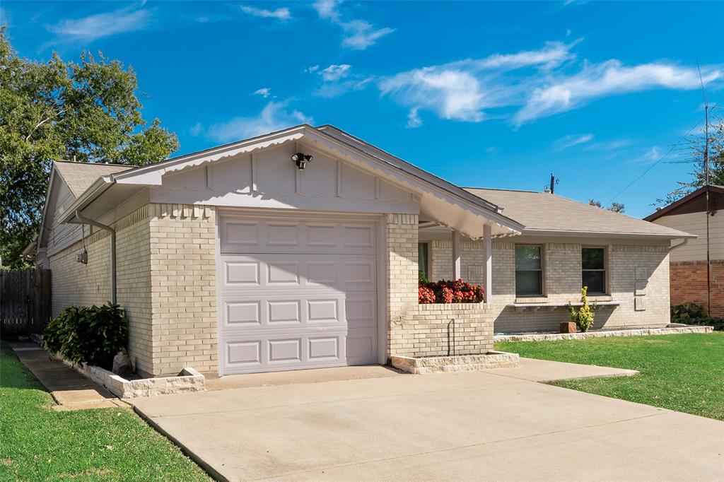 308 N Cottonwood Drive, Richardson, TX 75080