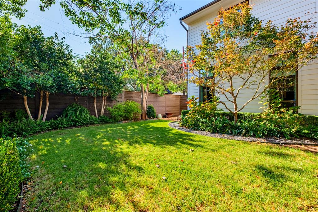 3716 N Versailles Avenue, Dallas, TX 75209