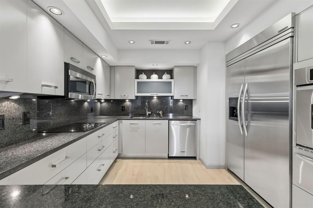 5200 Keller Springs Road, #425 and 427, Dallas, TX 75248