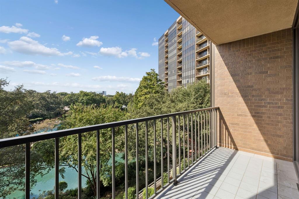 5200 Keller Springs Road, #425 and 427, Dallas, TX 75248