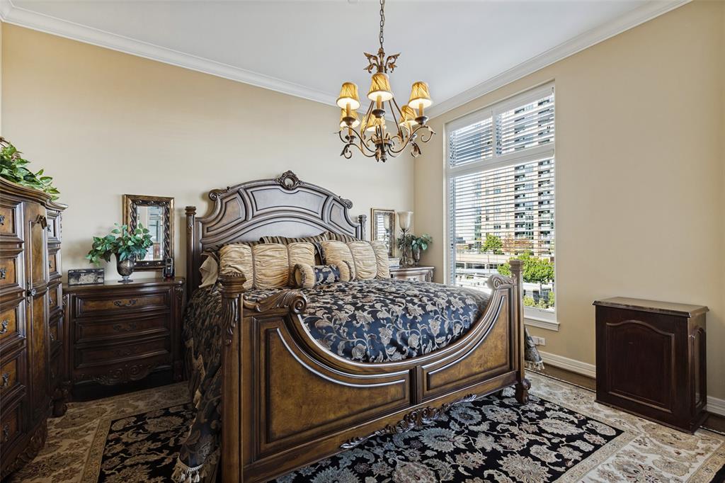 Comfortable bedroom with generous proportions and timeless finishes.