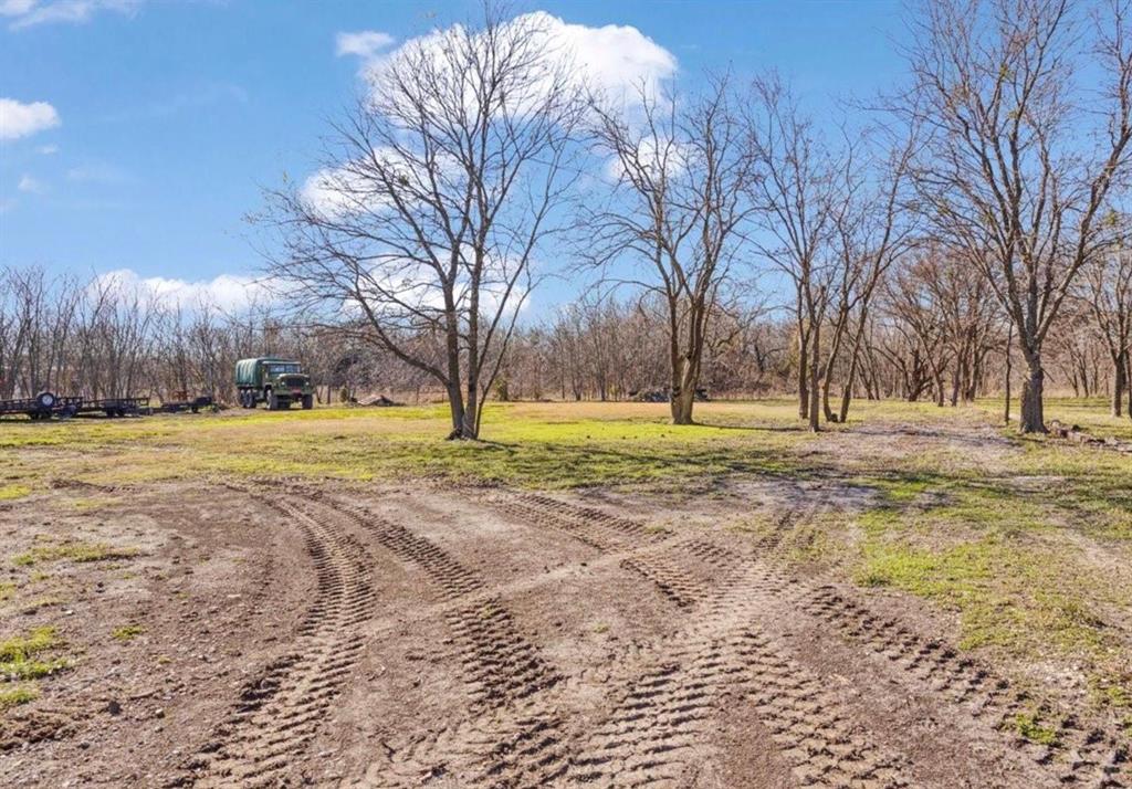 5740 County Road 1091, Celeste, TX 75423