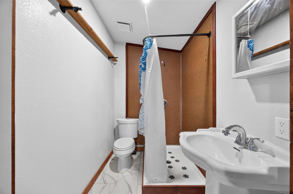 2705 Solar Court, Granbury, TX 76049