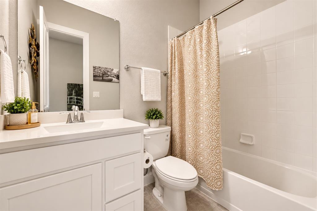 2204 Grafton Lane, McKinney, TX 75071