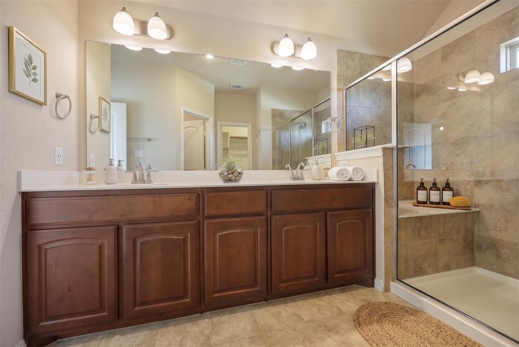 virtually staged primary bath for inspiration