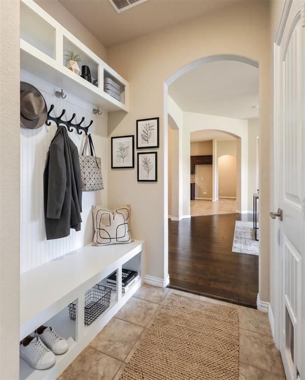virtually staged mud room for inspiration
