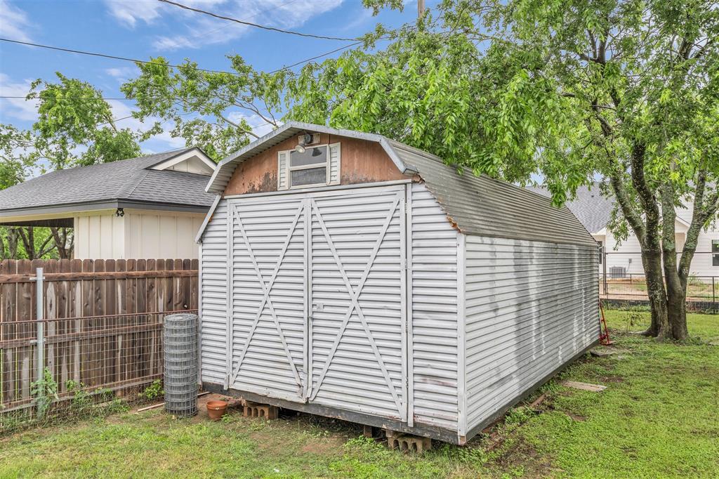408 Little Avenue, McGregor, TX 76657