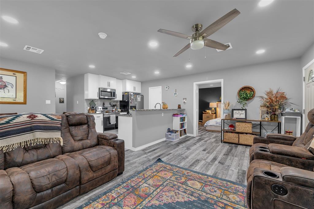 408 Little Avenue, McGregor, TX 76657