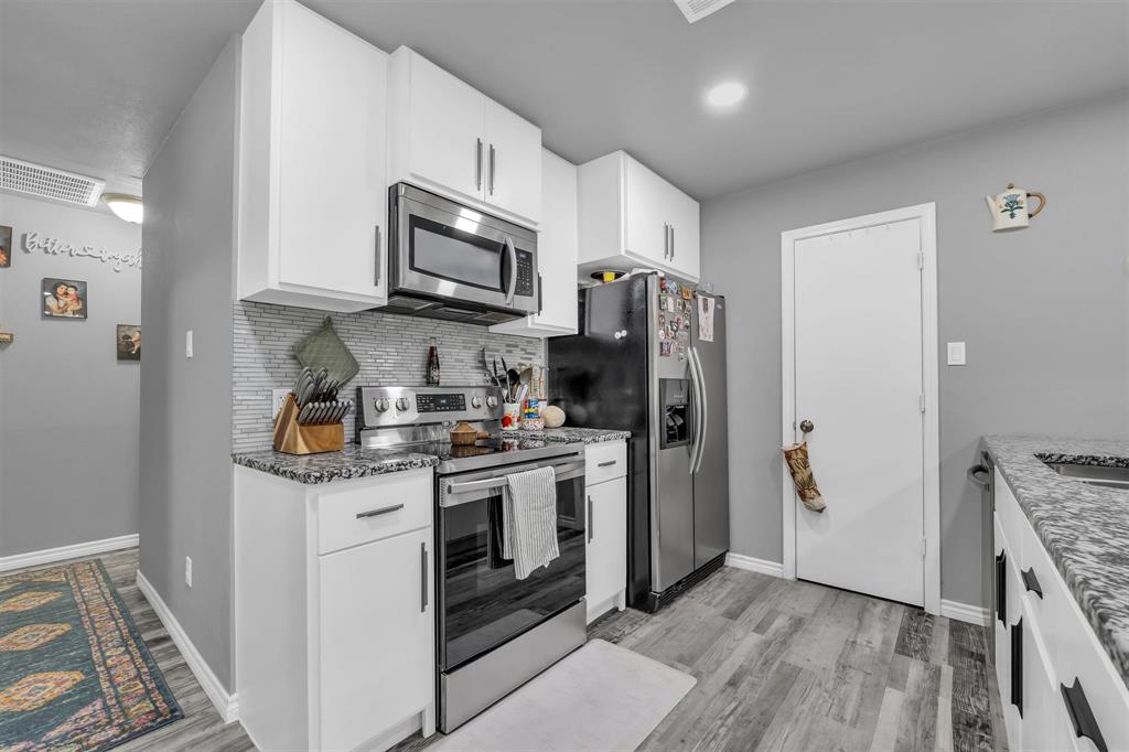 408 Little Avenue, McGregor, TX 76657