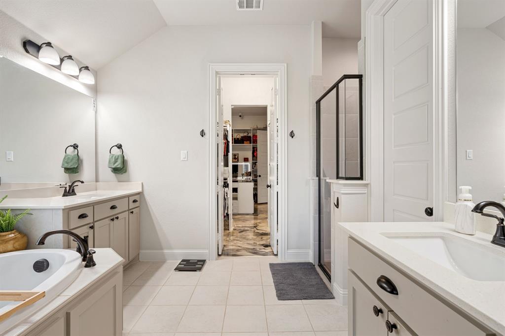 221 Lariat Trail, Waxahachie, TX 75165