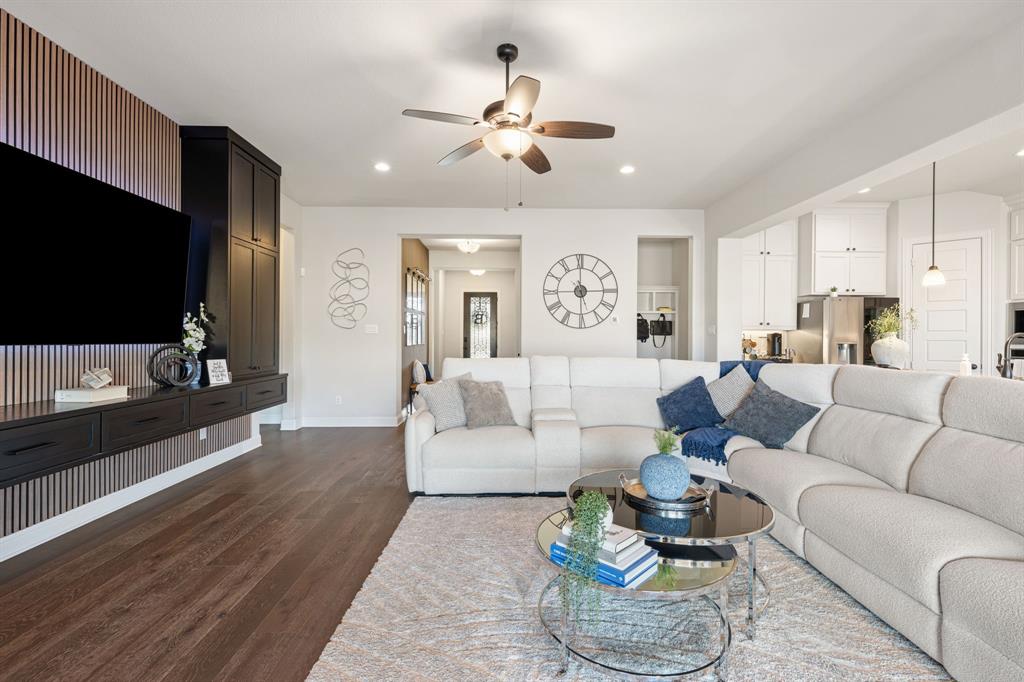 221 Lariat Trail, Waxahachie, TX 75165