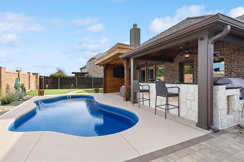 221 Lariat Trail, Waxahachie, TX 75165