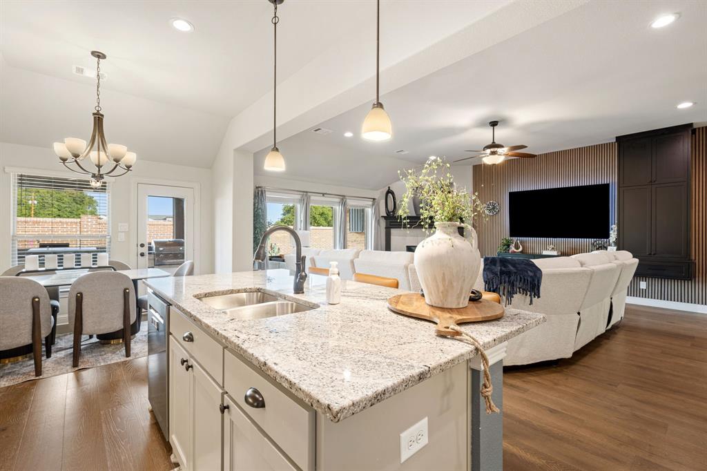 221 Lariat Trail, Waxahachie, TX 75165