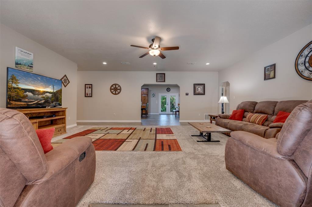 10517 CR 4101, Frankston, TX 75763