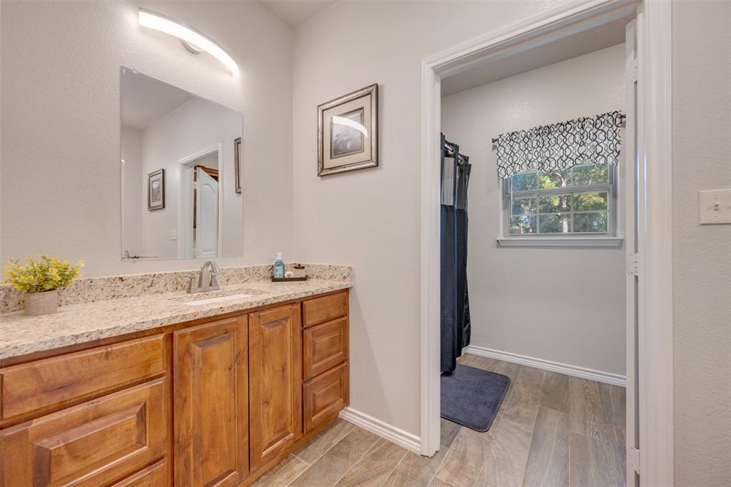 10517 CR 4101, Frankston, TX 75763