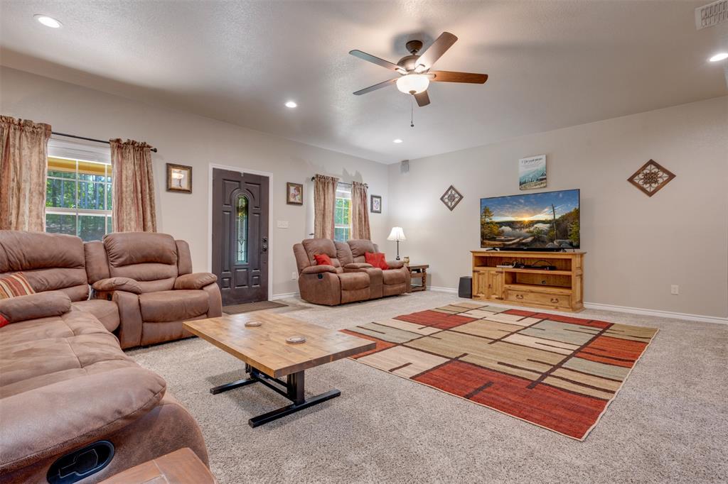 10517 CR 4101, Frankston, TX 75763