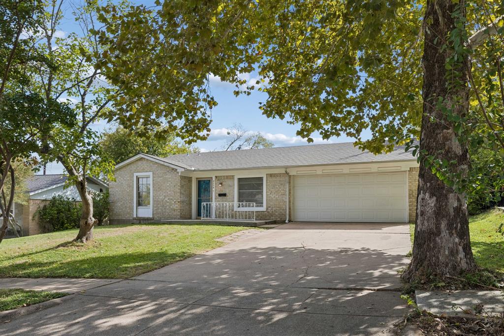 4256 Ambrose Drive, Dallas, TX 75241
