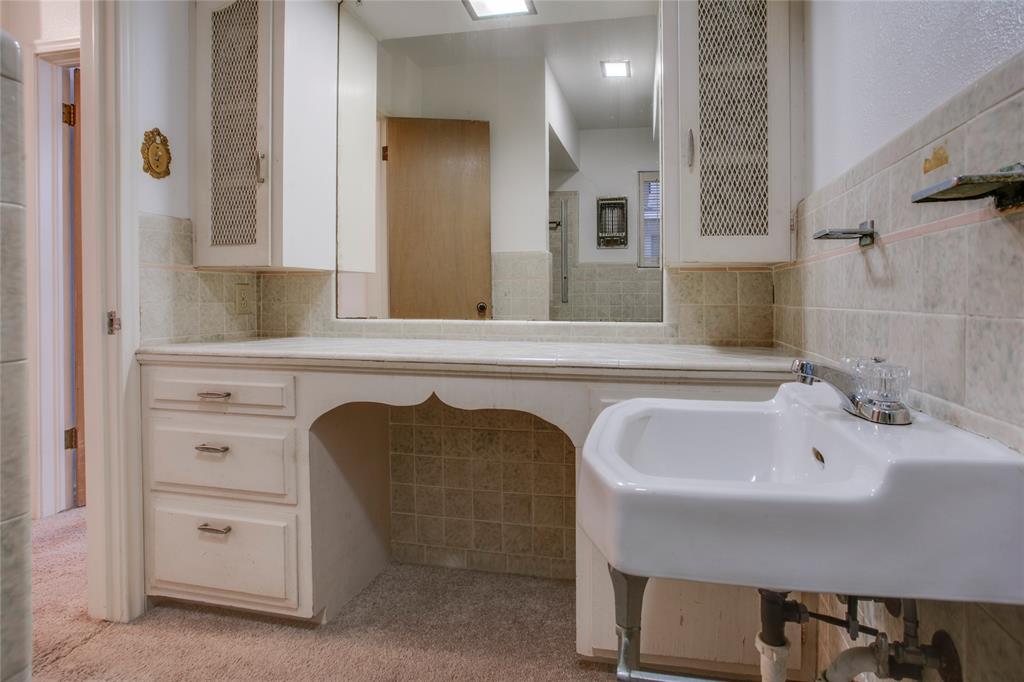 6726 Braeburn Drive, Dallas, TX 75214