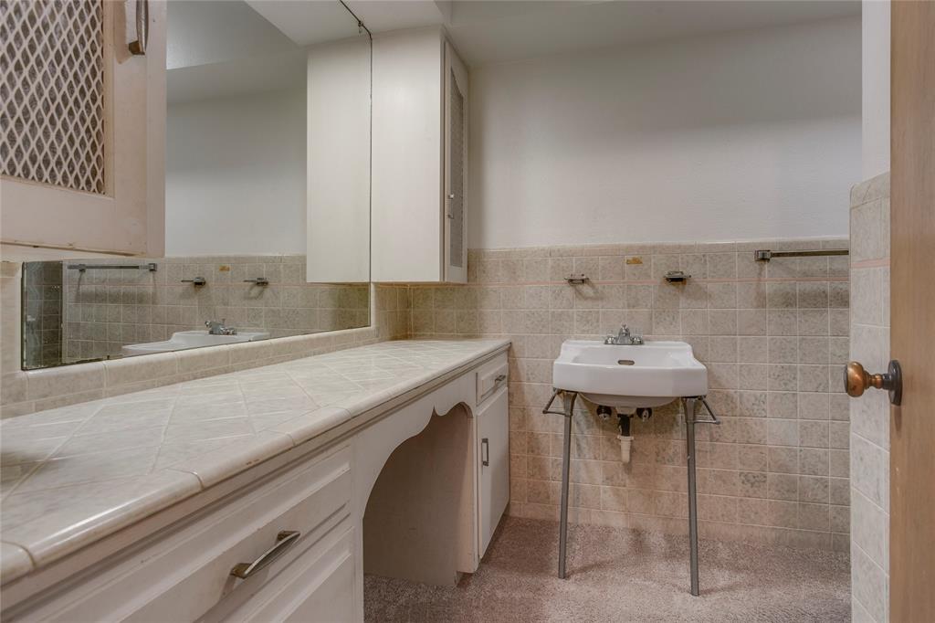 6726 Braeburn Drive, Dallas, TX 75214