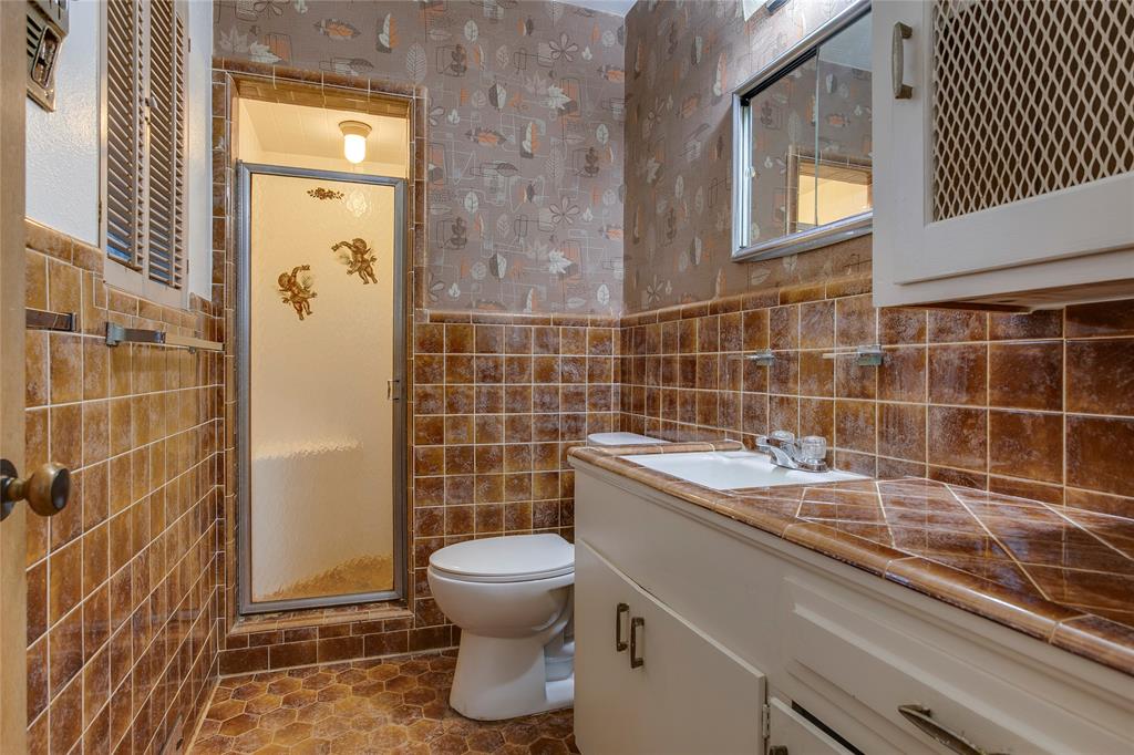 6726 Braeburn Drive, Dallas, TX 75214