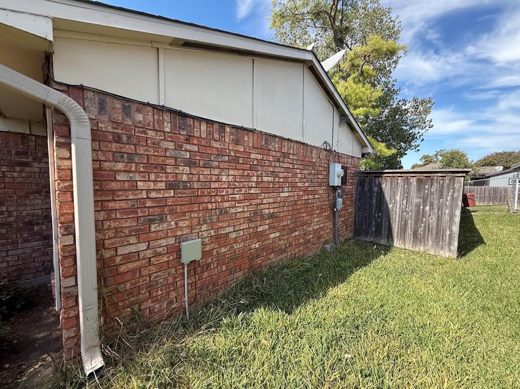 705 Via Del Sur, Mesquite, TX 75150