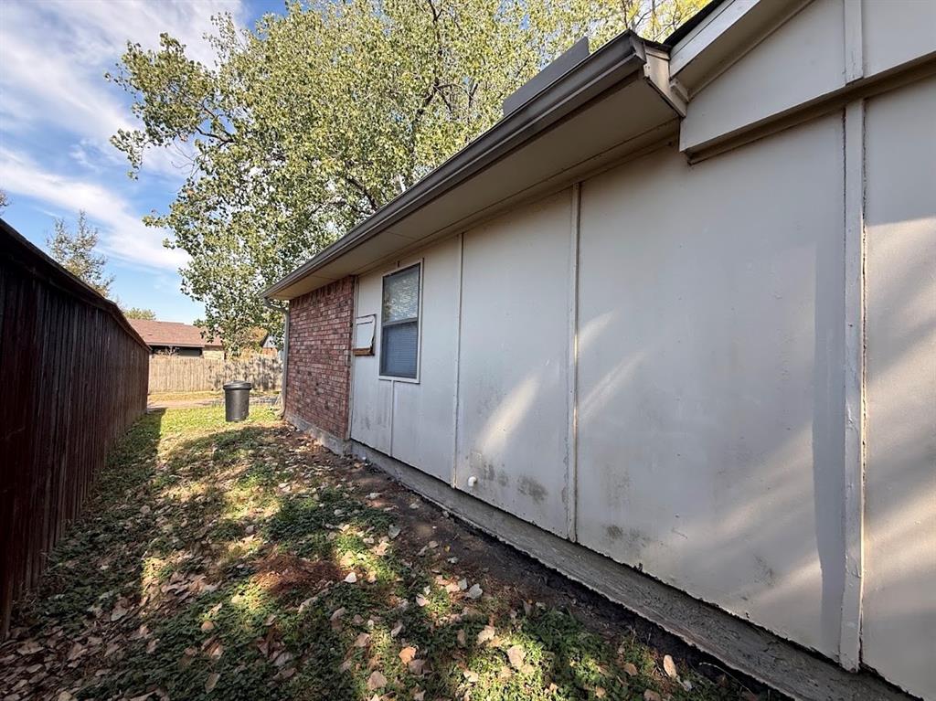705 Via Del Sur, Mesquite, TX 75150