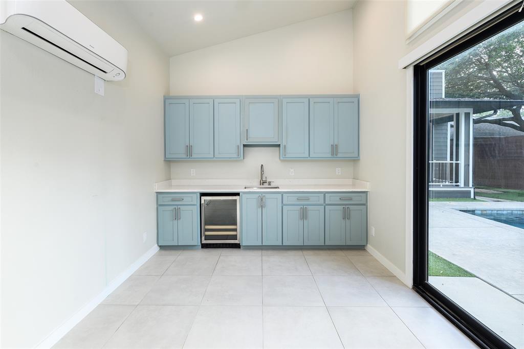 Casita with wet bar and full bath