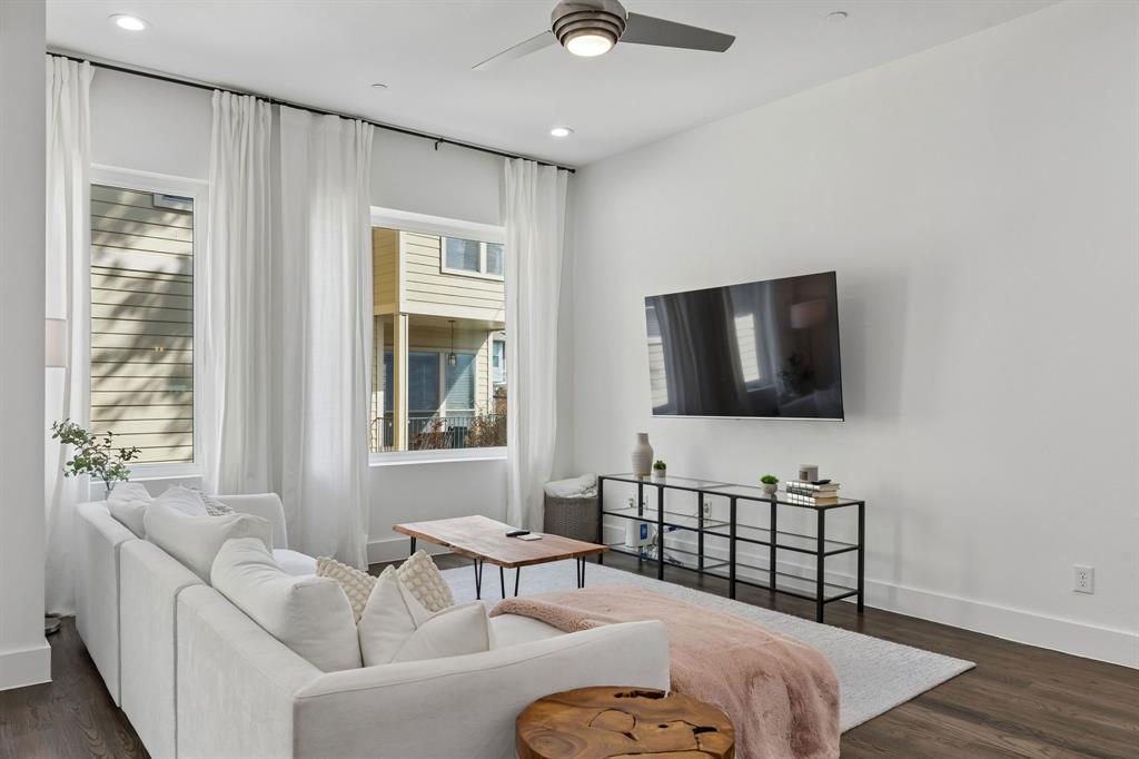 2450 N Garrett Avenue, #17, Dallas, TX 75206