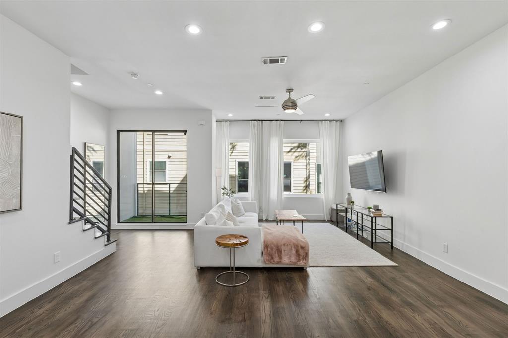 2450 N Garrett Avenue, #17, Dallas, TX 75206