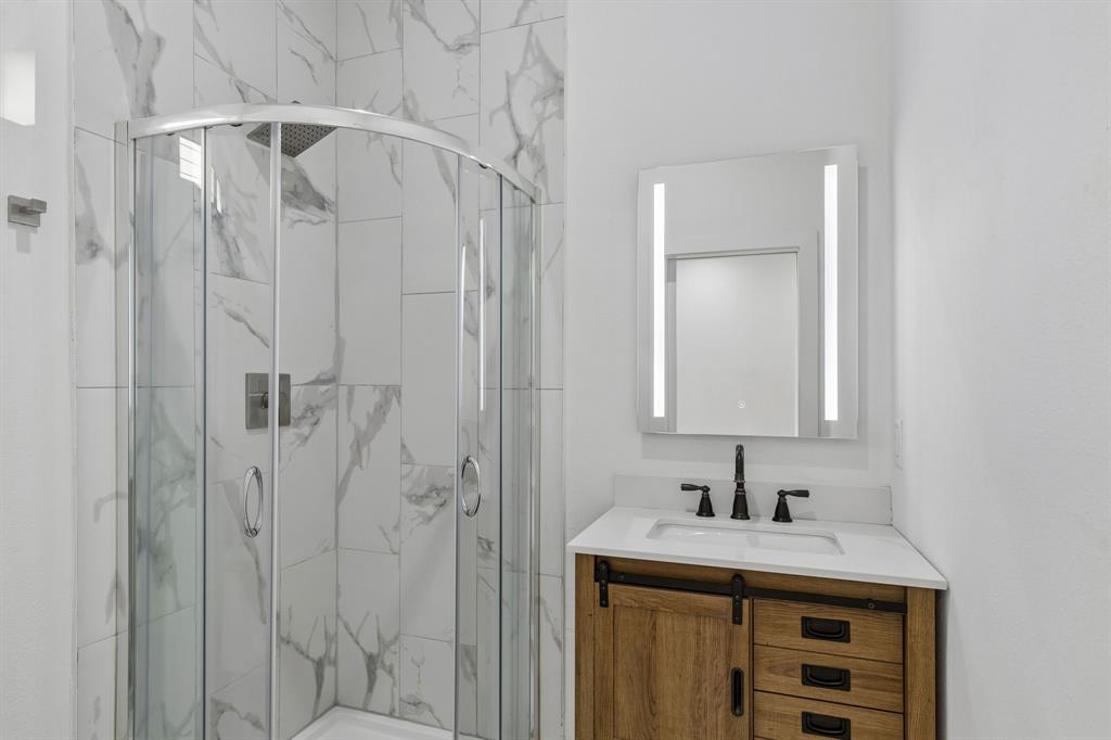 2450 N Garrett Avenue, #17, Dallas, TX 75206