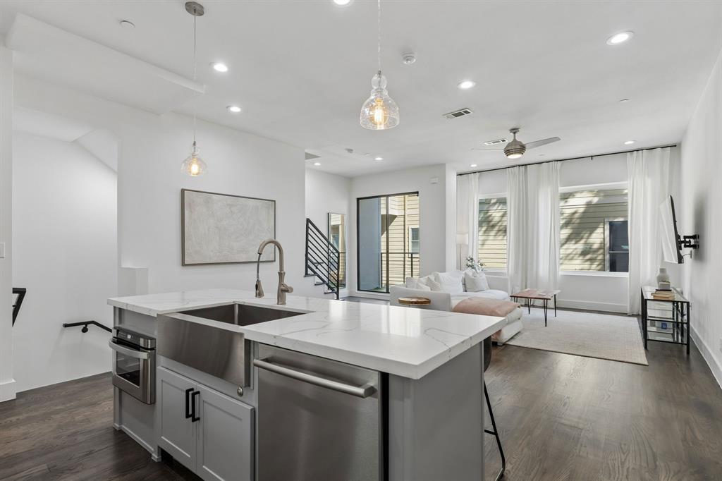 2450 N Garrett Avenue, #17, Dallas, TX 75206