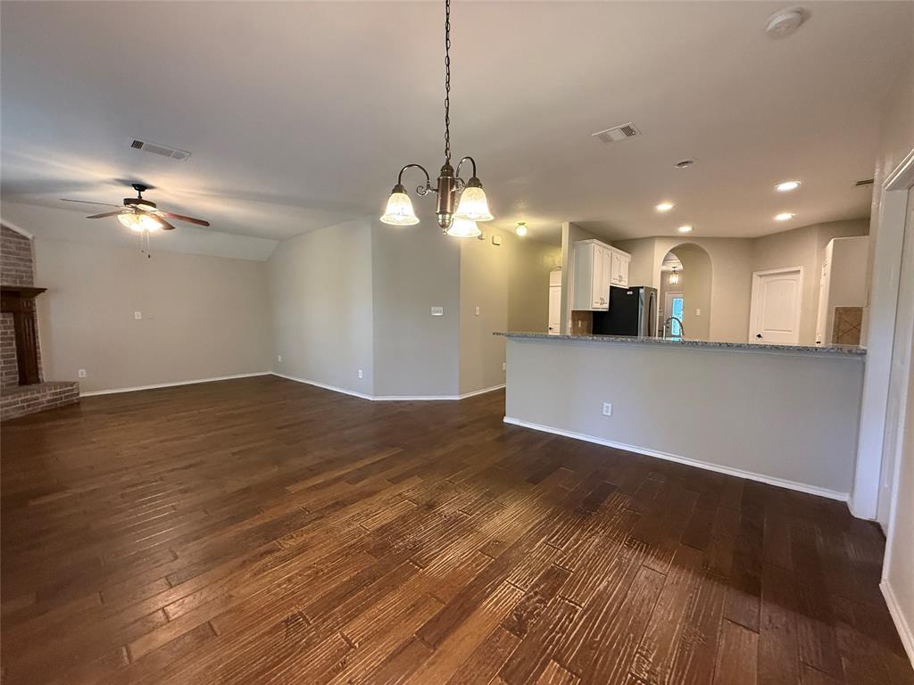 725 Fannin Drive, Lavon, TX 75166 725 Fannin Drive, Lavon, TX 75166