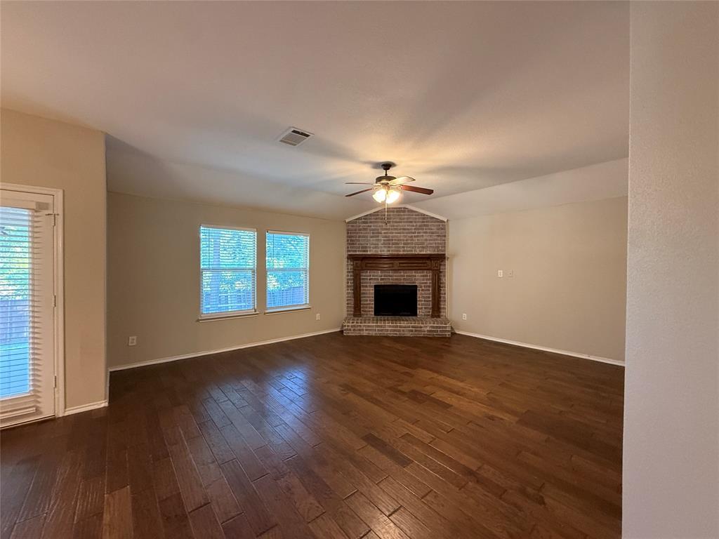 725 Fannin Drive, Lavon, TX 75166 725 Fannin Drive, Lavon, TX 75166