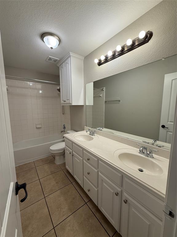 725 Fannin Drive, Lavon, TX 75166