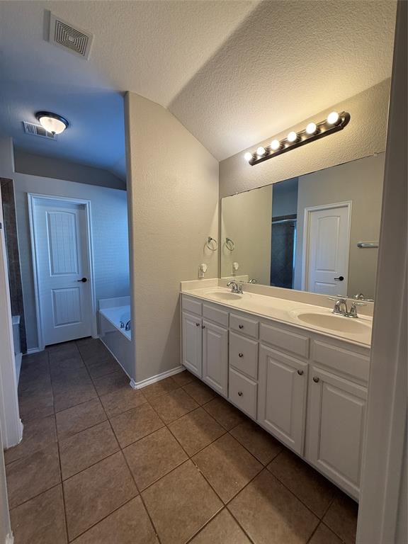 725 Fannin Drive, Lavon, TX 75166