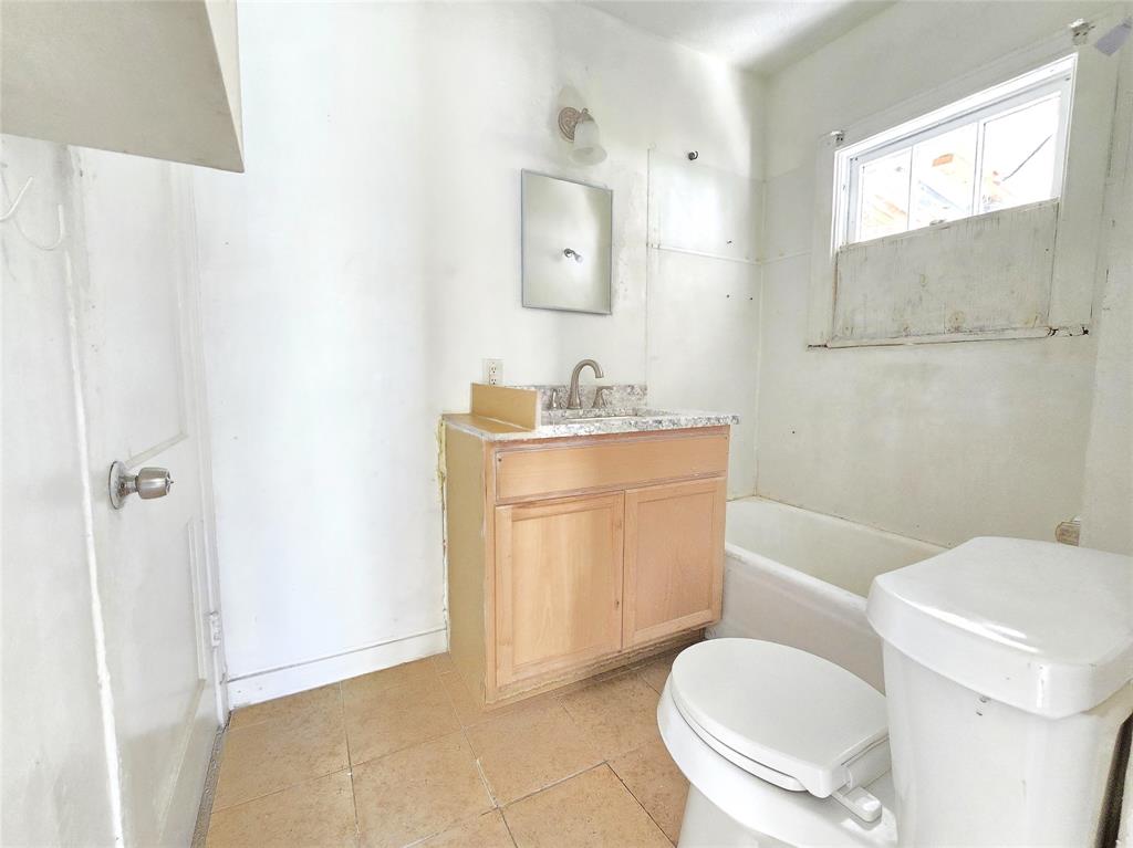 2806 Harlandale Avenue, Dallas, TX 75216