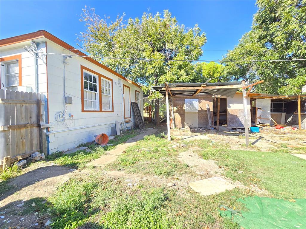 2806 Harlandale Avenue, Dallas, TX 75216