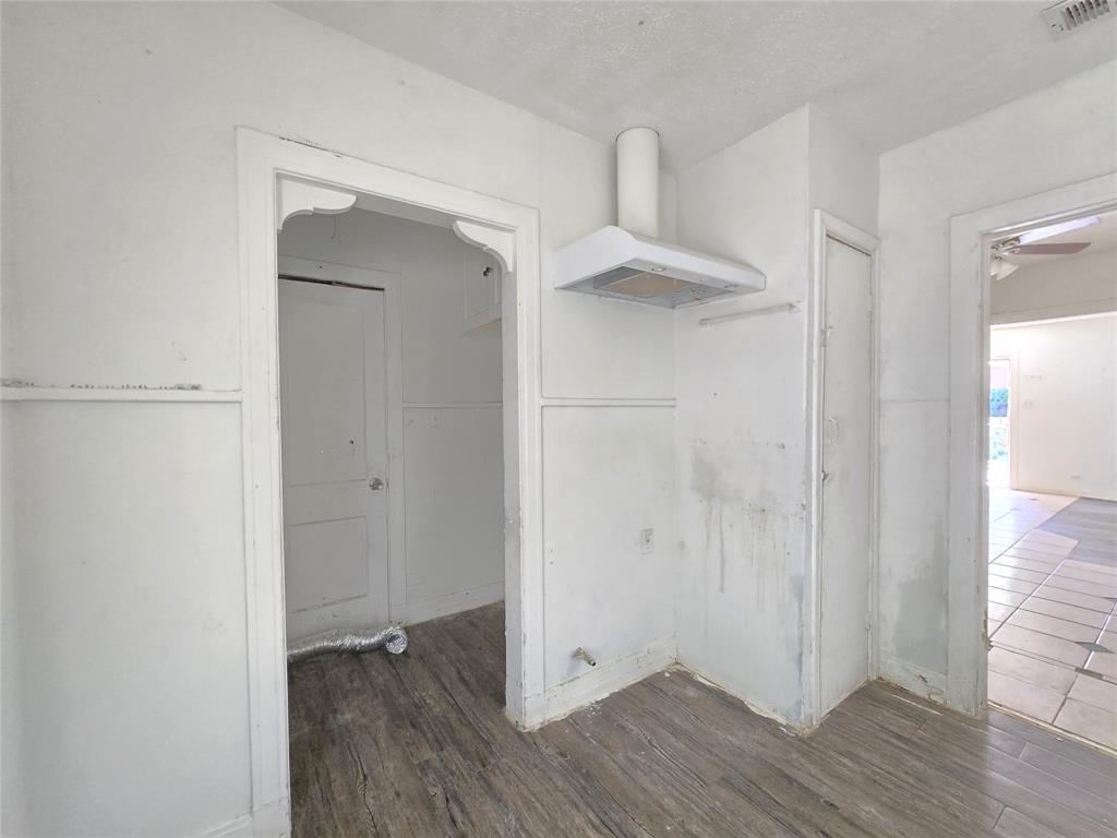 2806 Harlandale Avenue, Dallas, TX 75216