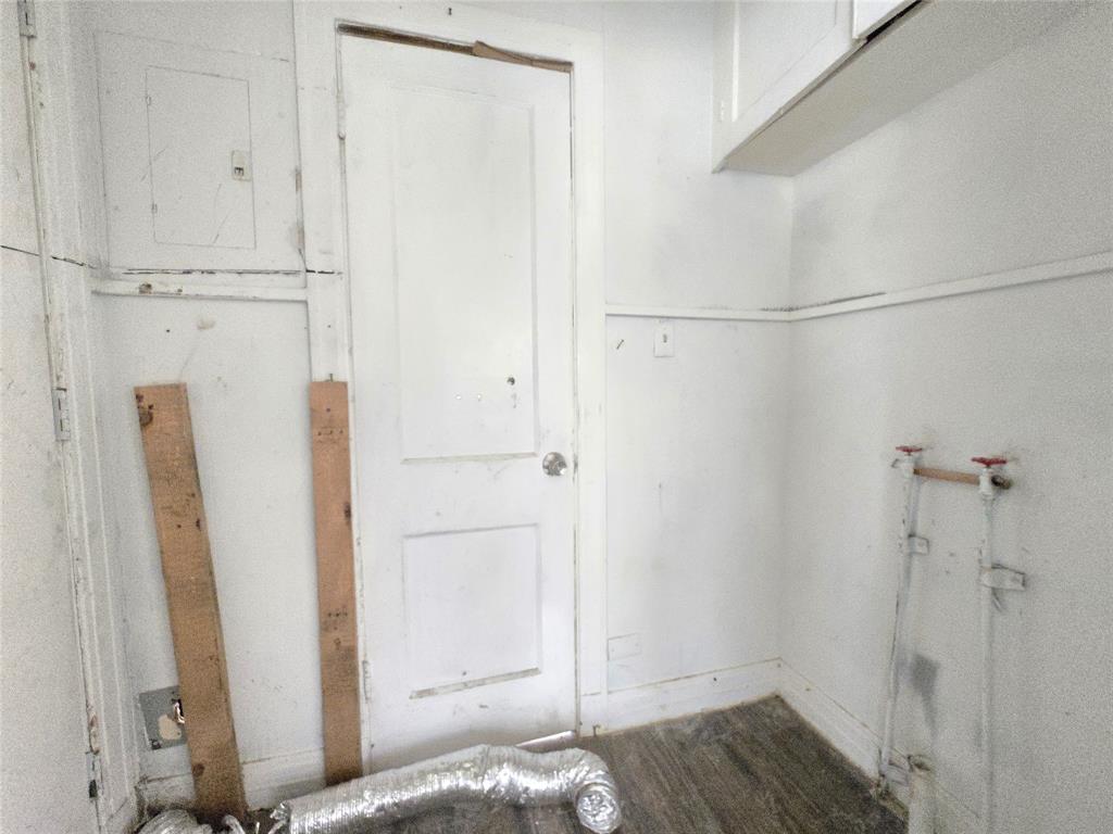 2806 Harlandale Avenue, Dallas, TX 75216