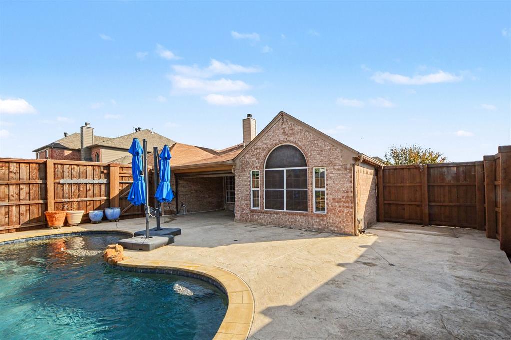 2201 Yosemite Court, Carrollton, TX 75006