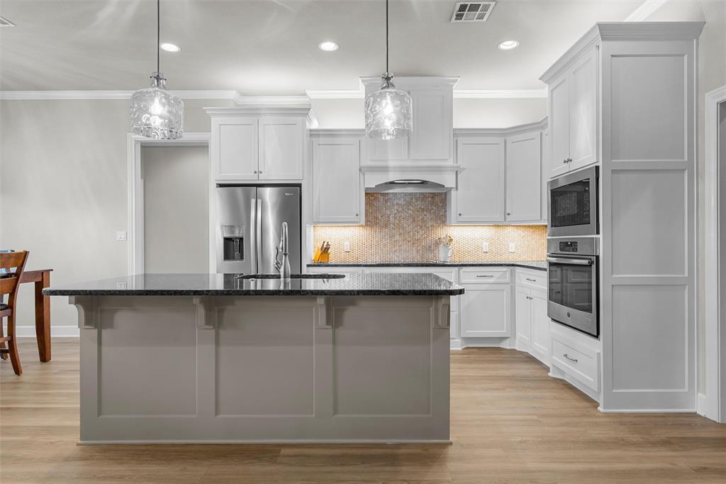10313 Creekside Lane, Waco, TX 76712