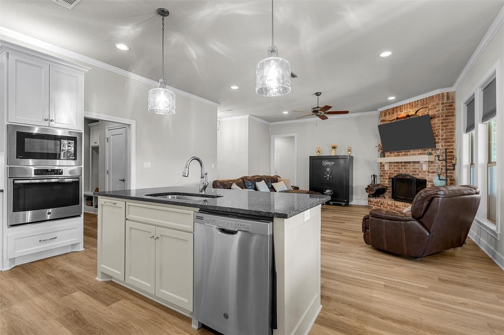 10313 Creekside Lane, Waco, TX 76712
