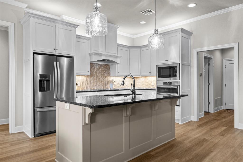 10313 Creekside Lane, Waco, TX 76712