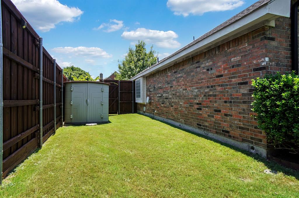 Sde yard with a storage unit